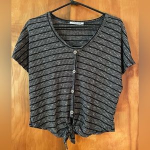 Women’s Caution to the Wind Button down Crop Tee with knot NWOT
